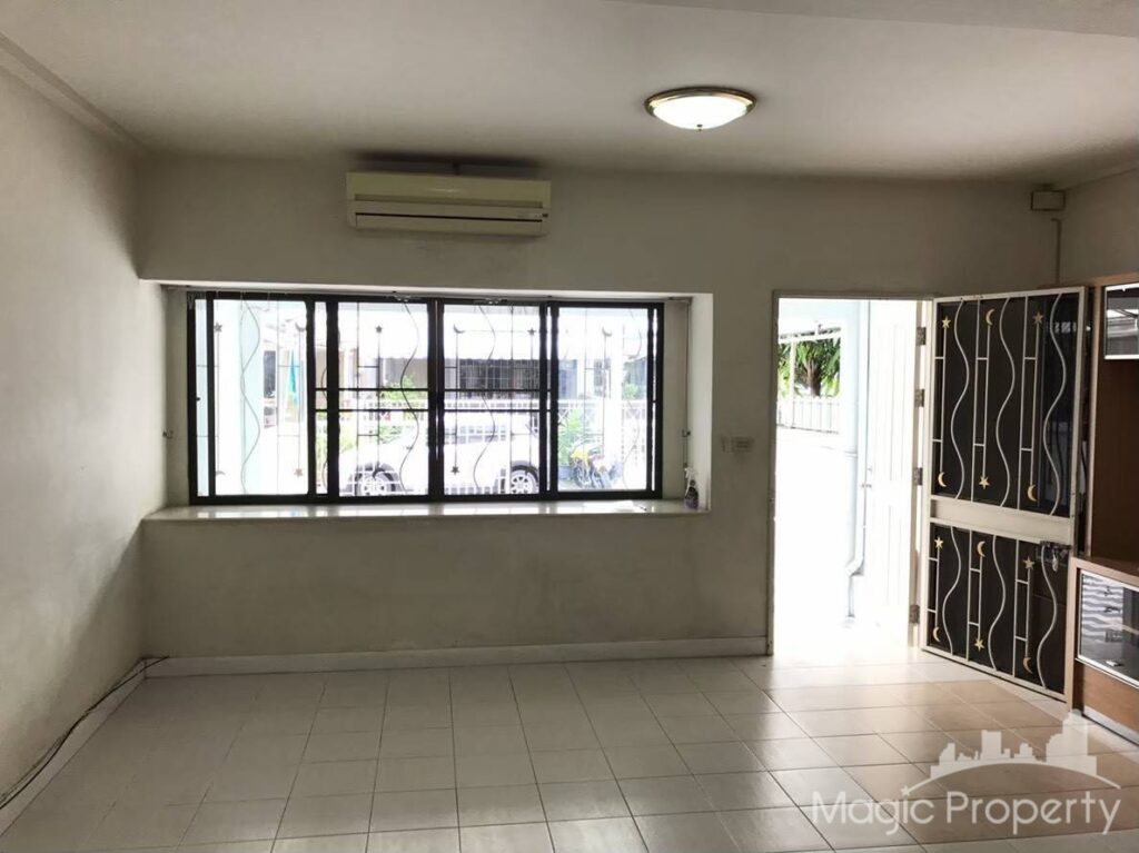 3 Bed Townhome in Baan Klang Muang Rama 9 Soi 43, Suan Luang, Bangkok | ฿30,000 | MGP1483 – Photo 9