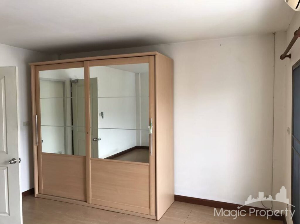 3 Bed Townhome in Baan Klang Muang Rama 9 Soi 43, Suan Luang, Bangkok | ฿30,000 | MGP1483 – Photo 3