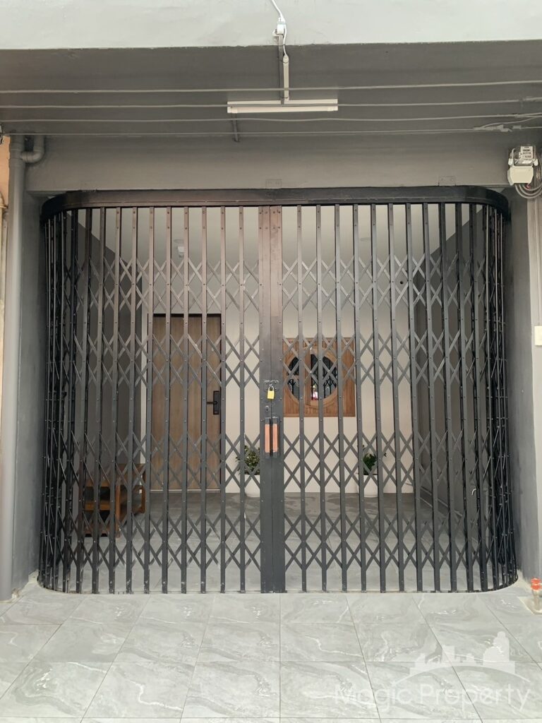 3 Bed Townhome in Bang Sue, Bangkok | ฿40,000 | MGP1484 – Photo 16