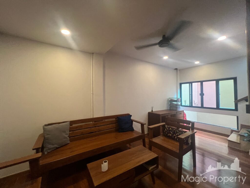 3 Bed Townhome in Bang Sue, Bangkok | ฿40,000 | MGP1484 – Photo 11