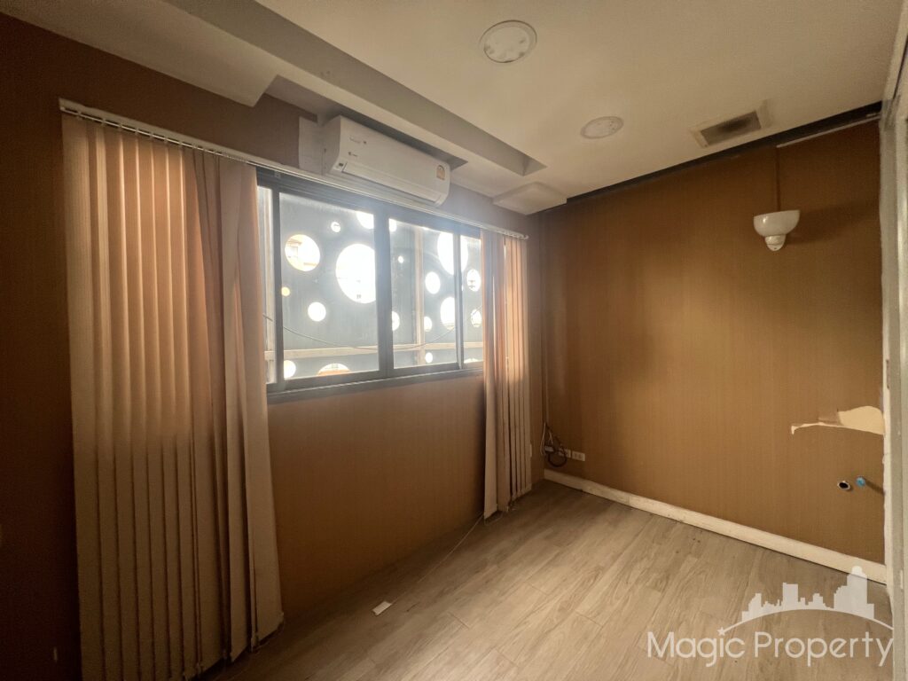 4 Storey Commercial Building For Rent in Thonglor | MGP1485 – Photo 30
