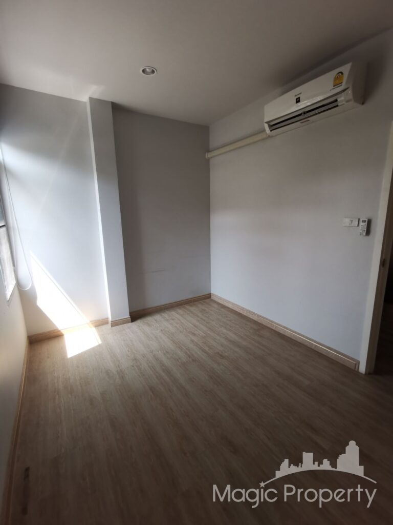 6 Bed Single House in Wong Sawang, Bangkok | ฿90,000 | MGP1008 – Photo 34