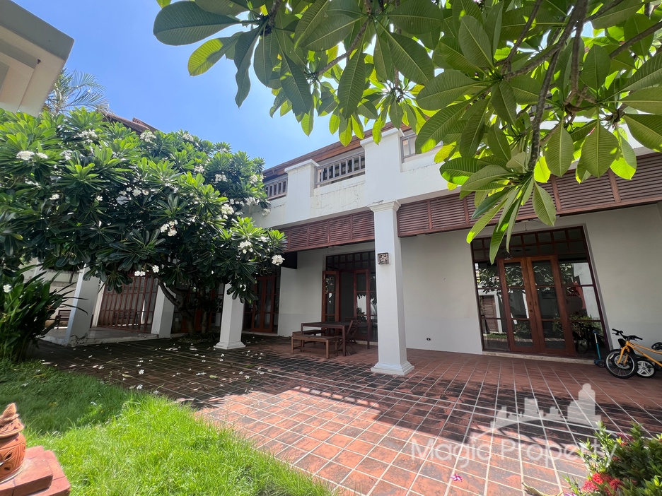 Single house for Rent in Sukhumvit 39