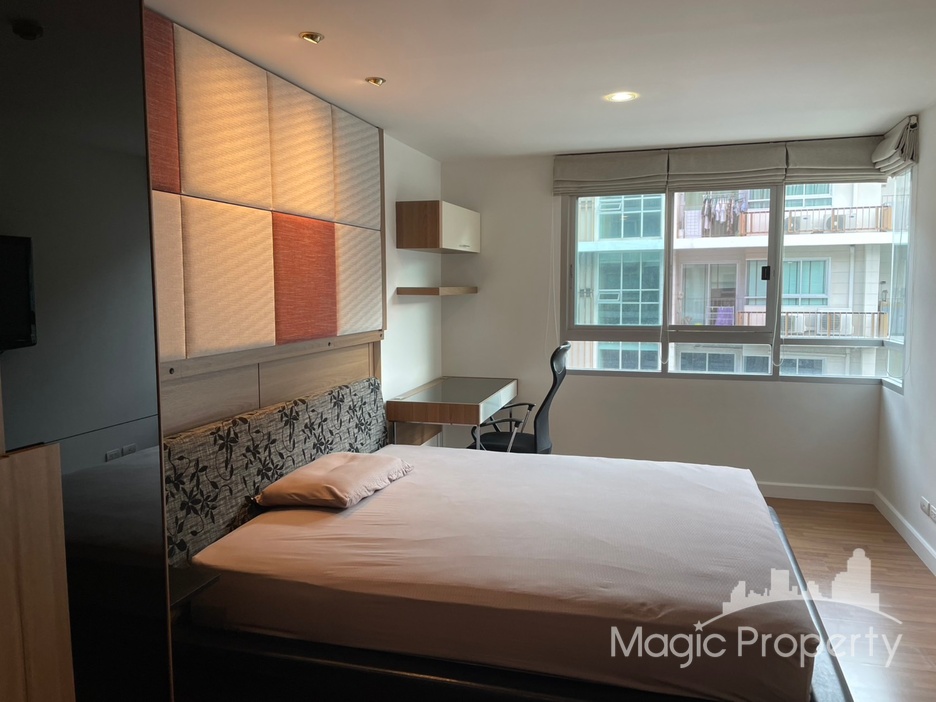The Clover Thonglor