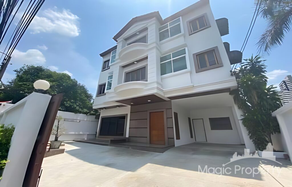 For Rent 5 Bed Single House in Khlong Tan Nuea, Bangkok | ฿100,000/month | MGP1725 – Photo 1