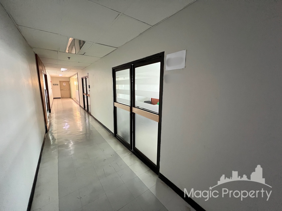 For Rent Commercial/Office in Modern Town, Khlong Tan Nuea, Bangkok | ฿15,000/month | MGP1752 – Photo 6 For Rent Commercial/Office in Modern Town, Khlong Tan Nuea, Bangkok | ฿15,000/month | MGP1752 – Photo 6