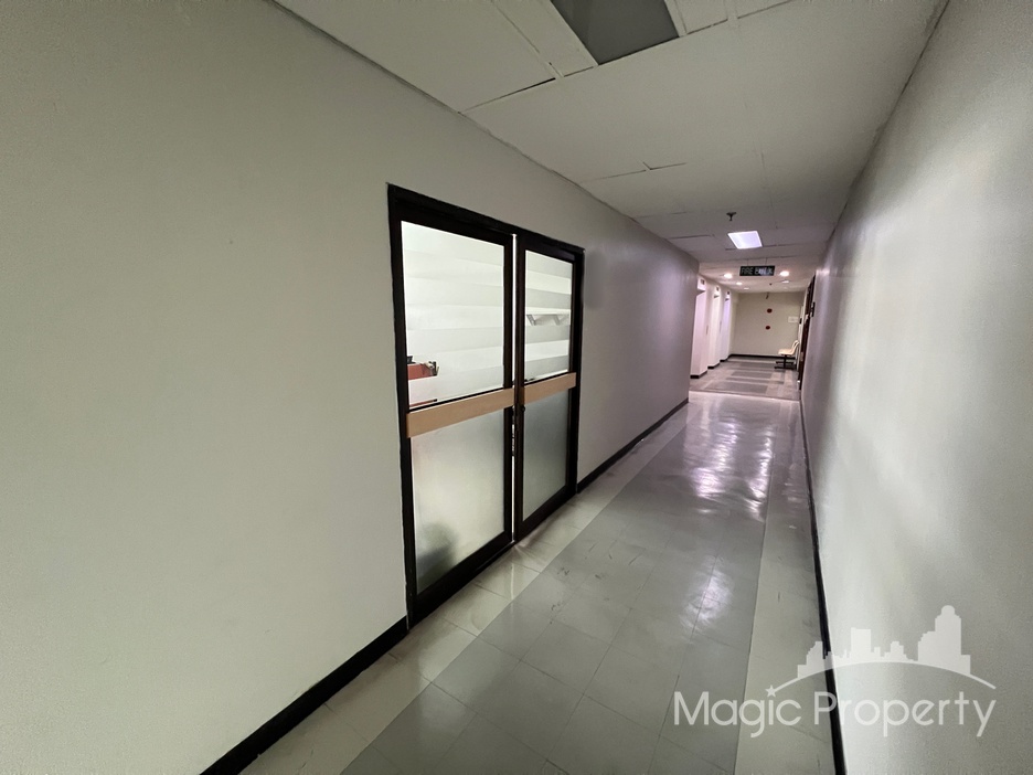 For Rent Commercial/Office in Modern Town, Khlong Tan Nuea, Bangkok | ฿15,000/month | MGP1752 – Photo 7 For Rent Commercial/Office in Modern Town, Khlong Tan Nuea, Bangkok | ฿15,000/month | MGP1752 – Photo 7