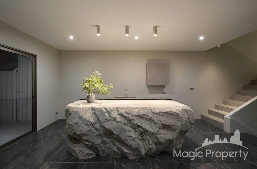 For Sale 2 Bed Commercial/Office in Chan Kasem, Bangkok | ฿29,000,000 | MGP1762 – Photo 13 For Sale 2 Bed Commercial/Office in Chan Kasem, Bangkok | ฿29,000,000 | MGP1762 – Photo 13