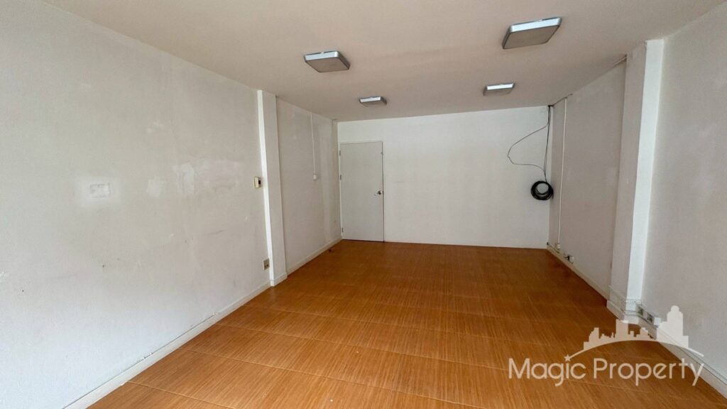 For Sale Commercial/Office in Khlong Tan Nuea, Bangkok | ฿17,000,000 | MGP1828 – Photo 2