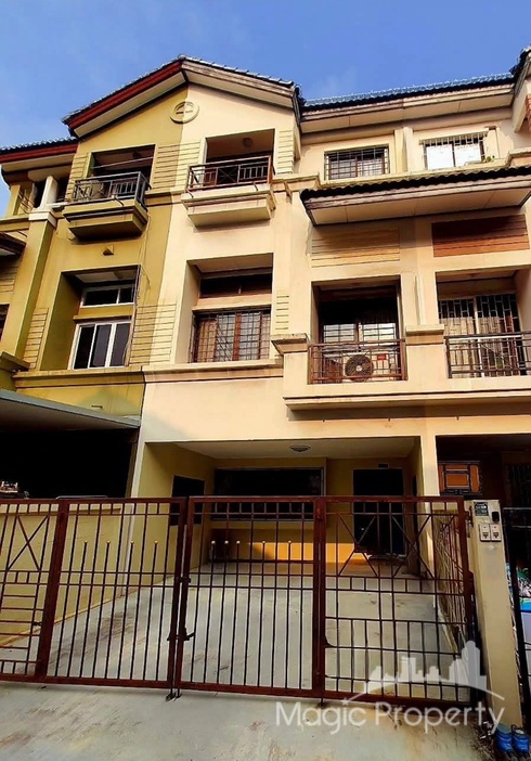 Baan Klang Muang Ratchada - Meng Chai 1