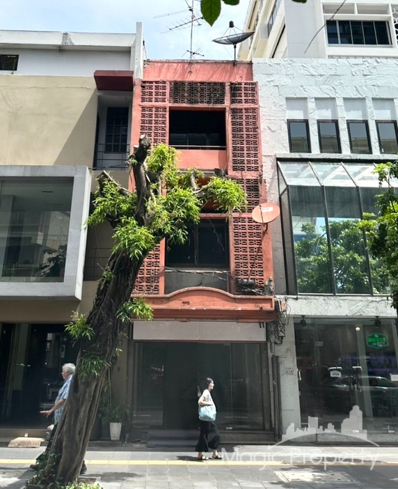 Commercial Shophouse on Sukhumvit Road