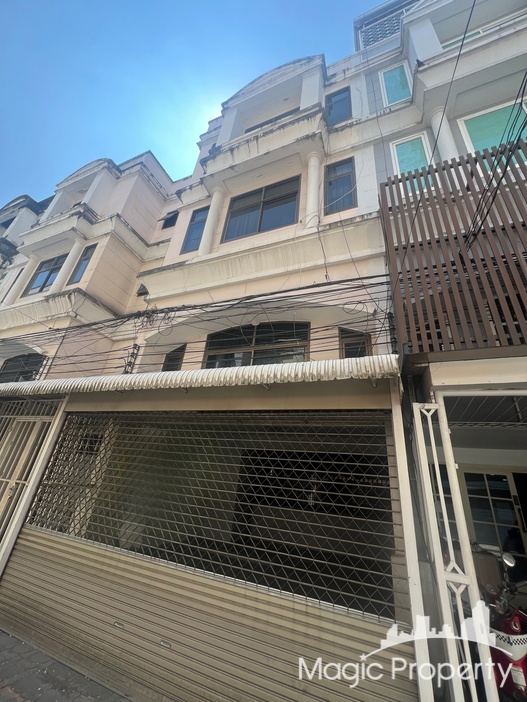 Commercial building in Soi Sukhumvit 39