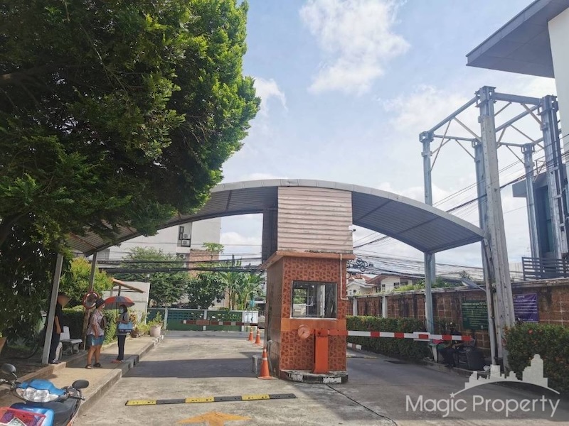 Baan Klang Muang Rama 9 Soi 43