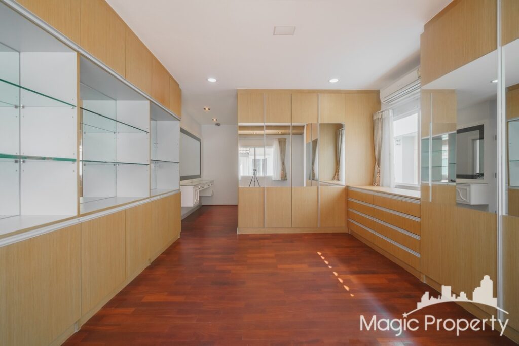 For Rent 5 Bed Single House in Grand Bangkok Boulevard Rama 9 - Srinakarin, Thap Chang, Bangkok | ฿200,00... – Photo 13