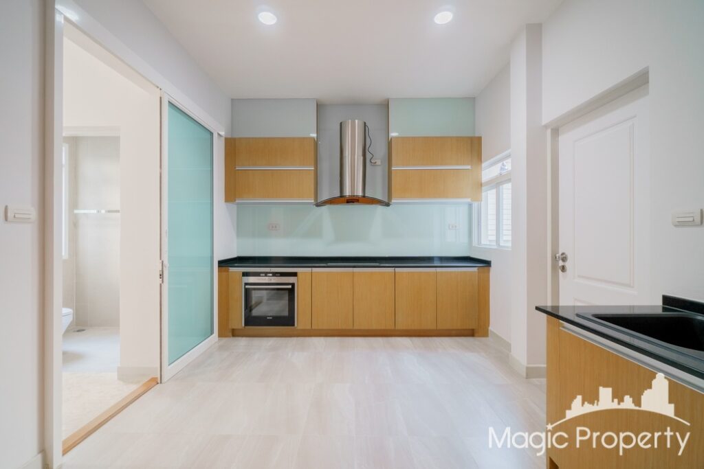 For Sale 5 Bed Single House in Grand Bangkok Boulevard Rama 9 - Srinakarin, Thap Chang, Bangkok | ฿26,500... – Photo 16