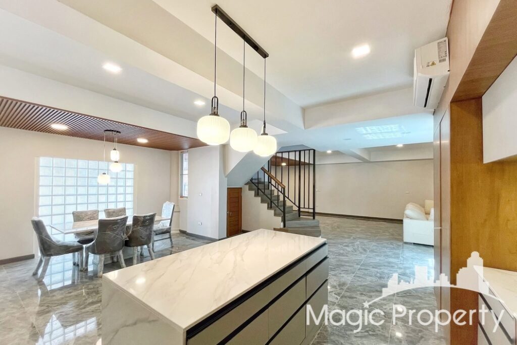 For Rent 4 Bed Townhome in Khlong Tan Nuea, Bangkok | ฿130,000/month | MGP2172 – Photo 2