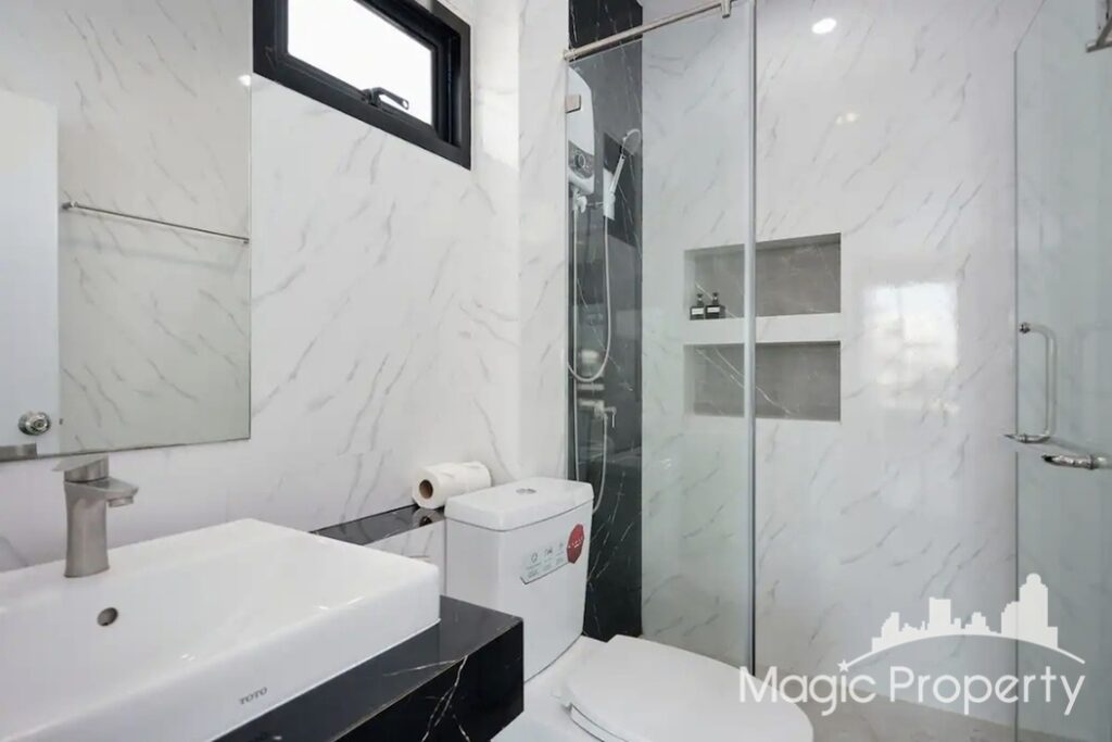 For Sale 4 Bed Townhome in Samsen Nok, Bangkok | ฿19,200,000 | MGP2212 – Photo 36