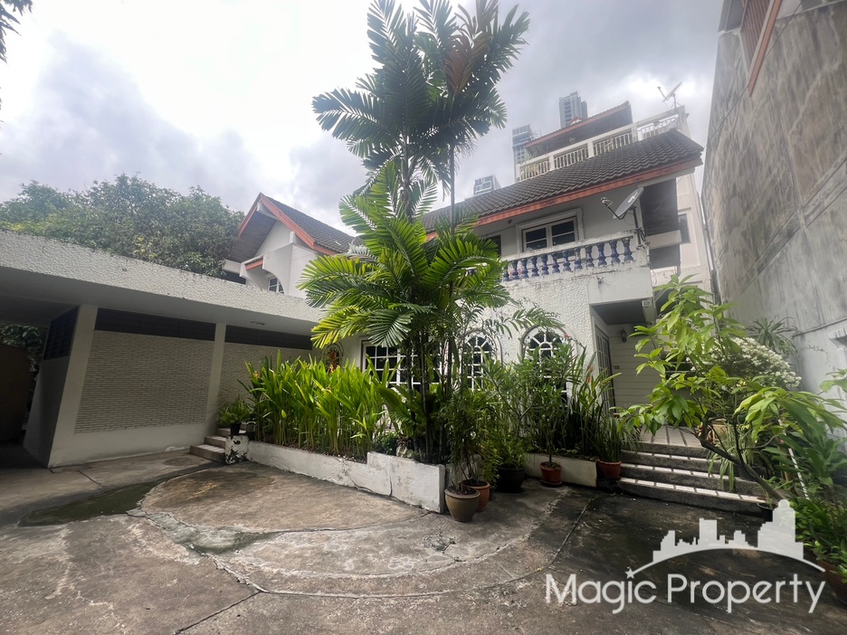 Single House in Ekkamai Soi 3