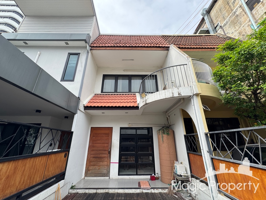 Townhouse Sukhumvit 16