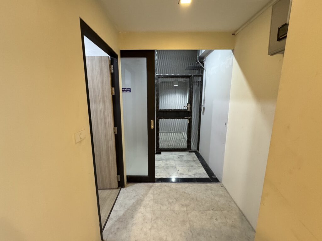 Commercial/Office for Rent at Park Avenue Ekkamai | ฿225,000/month | 366 sqm | MGP596 – Photo 6