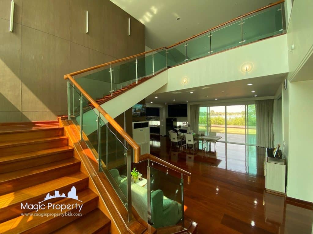 5 Bedrooms Modern Style Single House with private swimming pool For Sale in Bangpakong Riverside Country Club Project Chachoengsao