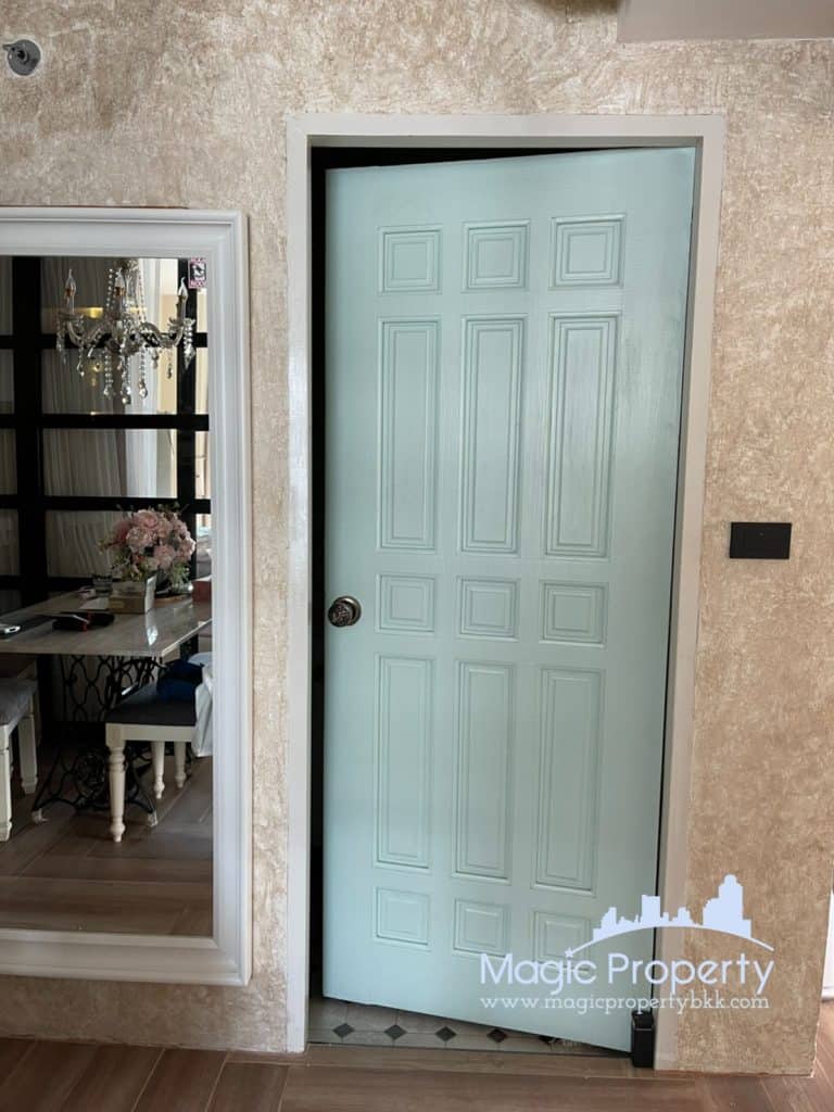 Newly Renovated Modern style 2 Bedroom Condominium for Sale in The Alcove Thonglor 10, Khlong Tan Nuea, Watthana, Bangkok 10110