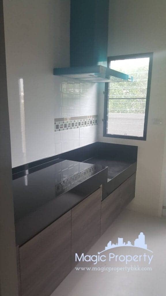 4 Bedrooms Single House For Sale in Manthana Srinakarin Bangna Located at Namdaeng - Bangplee Road, Tambon Bang Kaeo, Amphoe Bang Phli, Samut Prakan 10540..