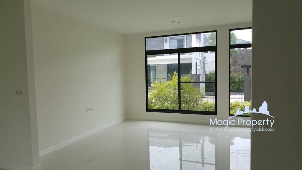 4 Bedrooms Single House For Sale in Manthana Srinakarin Bangna Located at Namdaeng - Bangplee Road, Tambon Bang Kaeo, Amphoe Bang Phli, Samut Prakan 10540..