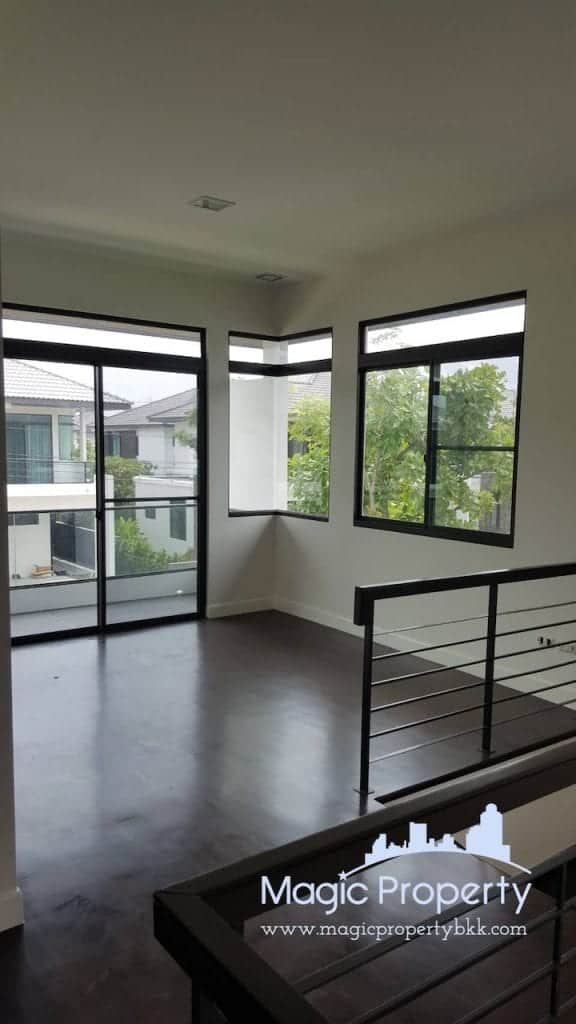 4 Bedrooms Single House For Sale in Manthana Srinakarin Bangna Located at Namdaeng - Bangplee Road, Tambon Bang Kaeo, Amphoe Bang Phli, Samut Prakan 10540..