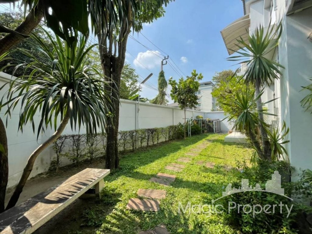 3 Bedrooms Single House for Sale in Lat Phrao 71. Located at Soi Nak Niwat 37, Khwaeng Lat Phrao, Khet Lat Phrao, Bangkok 10230.