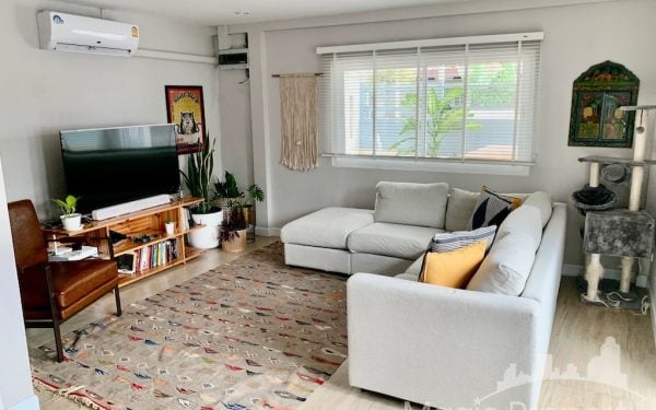 3 Bedroom Single House, Bang Chak, Phra Khanong, Bangkok 10260. Located near BTS Punnawithi just 500 Meters...