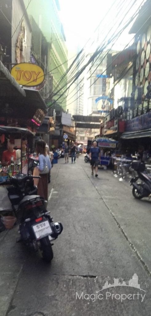 4.5 Floors Commercial Building For Rent in Soi Cowboy, Sukhumvit 23, Khlong Toei Nuea, Watthana, Bangkok 10110