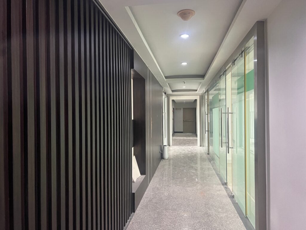 For Rent Commercial/Office in Modern Town, Khlong Tan Nuea, Bangkok | ฿32,000/month | MGP1577 – Photo 2